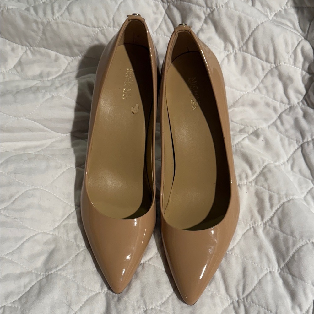 Michael Kors Nude Patent Leather Heels EUC